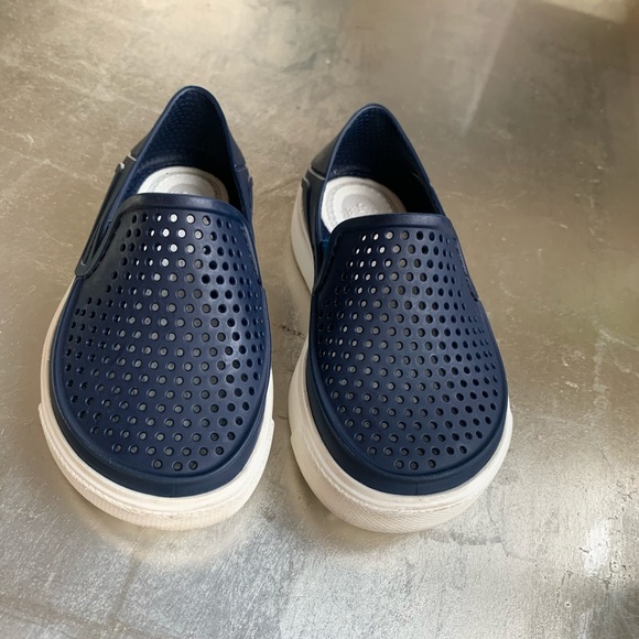 crocs roka slip on